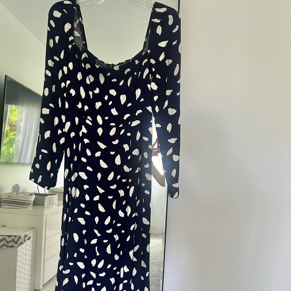 Reformation Dresses & Skirts - Reformation navy blue and White Long Sleeve Dress